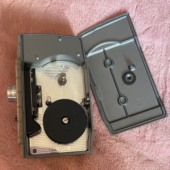 Bell & Howell Vintage Gray Camera with Brown Case - Picture 7 of 7